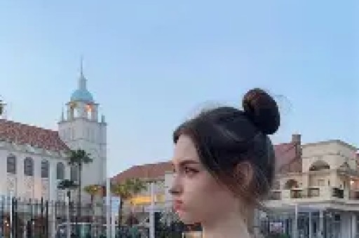 太嚣张了！顶流女星私宅约会被拍金晨有苦难言、黄晓明也道歉！